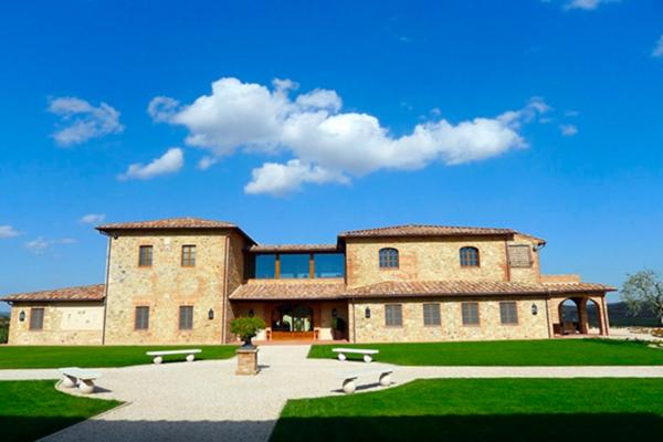 Tuscany farmhouse and golf club