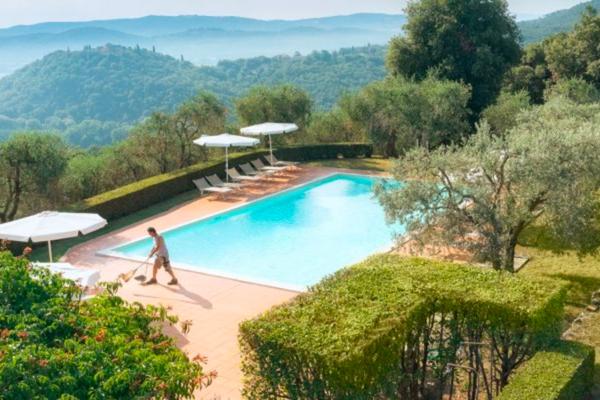 Tuscany farmhouse with swimming pool
