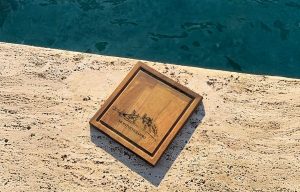 Timber Engraves x Montestigliano, sottobicchieri in legno personalizzati